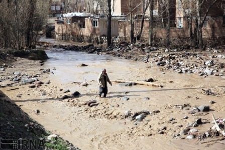 شهروندان از توقف در حاشیه رودخانه ها و مناطق مستعد سیلاب بپرهیزند