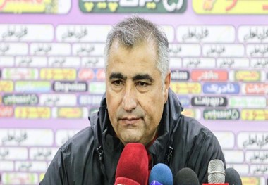 سرمربیان سایپا و تراکتور به نشست خبری نیامدند
