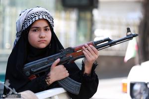 راهپیمایی دختران «جان‌فدای ایران»- ۲