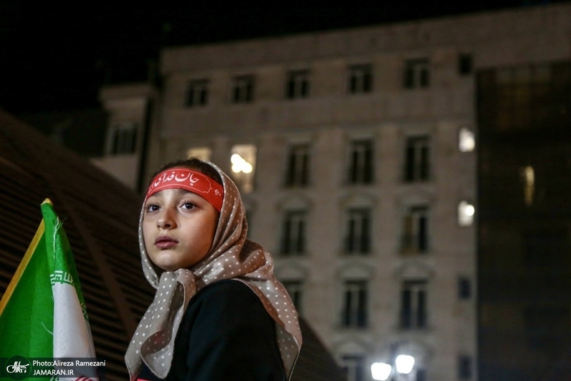 پنجاه و پنجمین شب اجتماع پر شور مردم در میدان منیریه