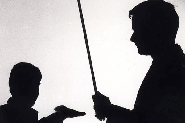 اخراج معاون مدرسه به خاطر ضرب و شتم یک دانش آموز در تبریز