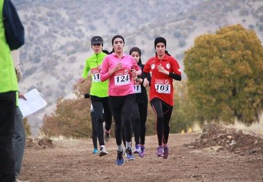 قهرمانی تهران در دوی صحرانوردی بانوان کشور 
