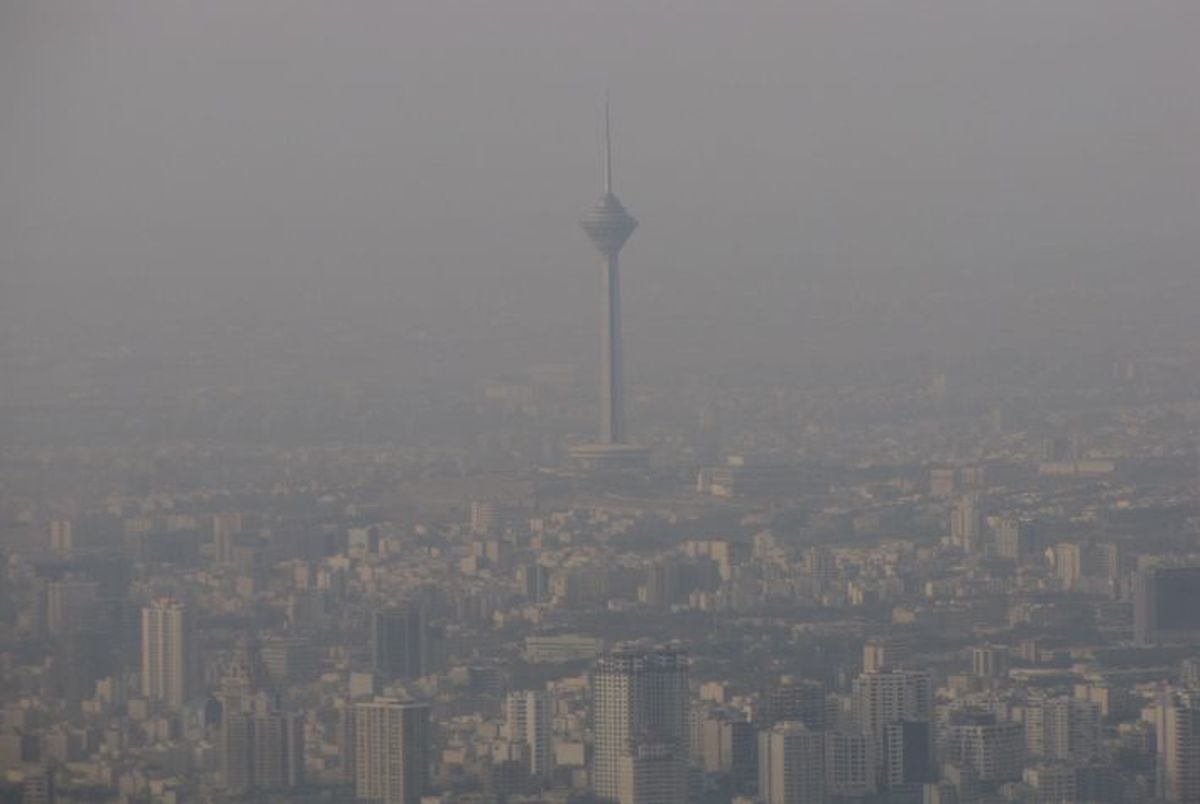به علت آلودگی هوا در موارد غیرضروری در خانه بمانید