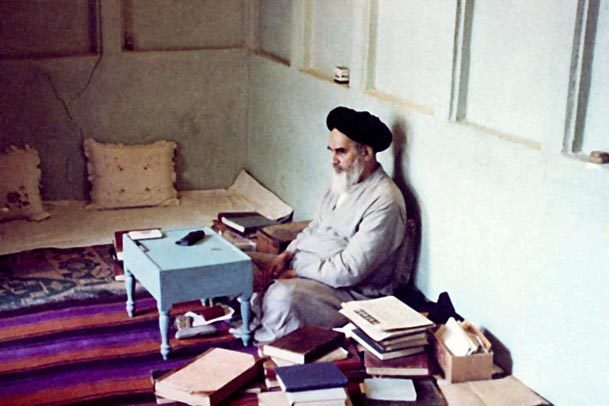 امام خمینی، پرچم دار عرفان سیاسی/1