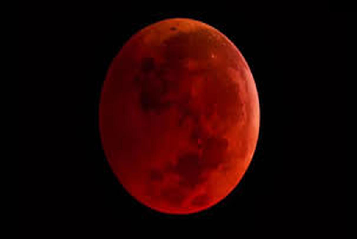 ماه خونین برای دومین بار در آسمان آمریکا 