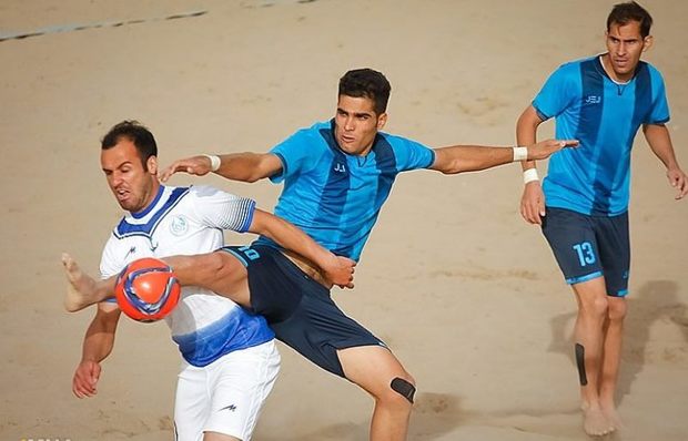 مسابقات فوتبال ساحلی امیدهای کشور در یزد آغاز شد
