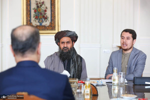دیدار معاون اقتصادی نخست وزیر حکومت موقت افغانستان با وزیر امور خارجه