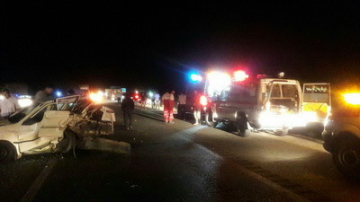 تصادف زنجیره ای 4 سواری در آزاده راه نطنز- کاشان یک کشته و هفت مصدوم برجای گذاشت