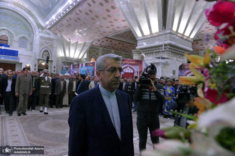 تجدید میثاق وزیر و کارکنان وزارت نیرو با آرمان های امام خمینی(س)