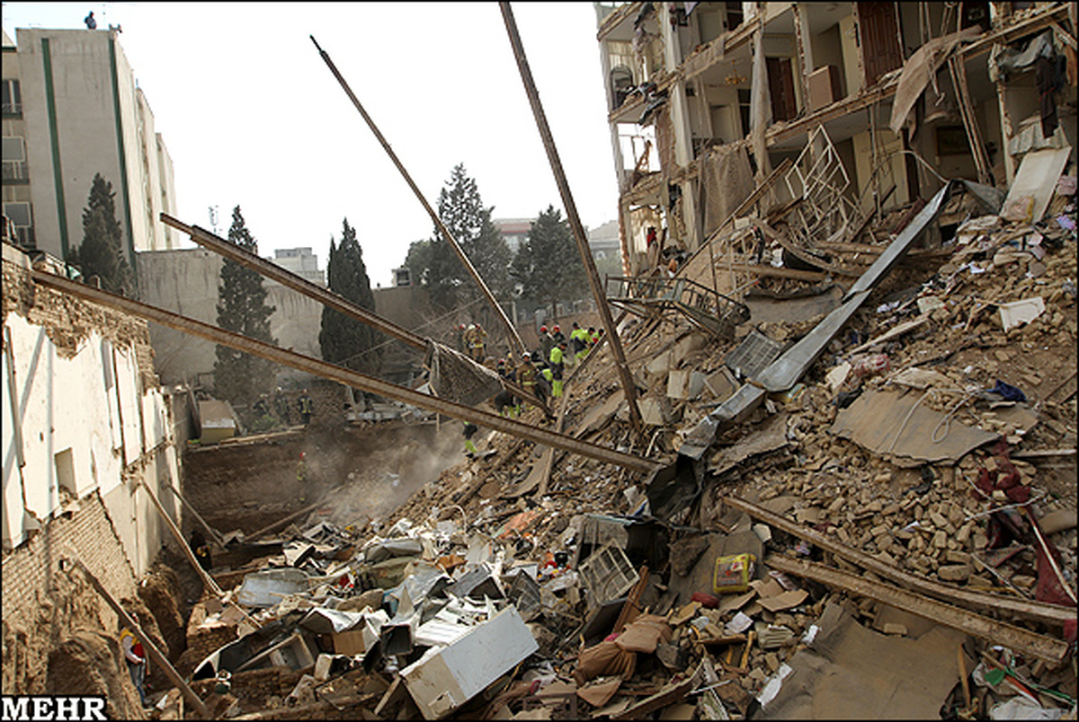 ریزش ساختمان چهار طبقه در ورامین
