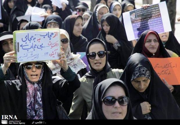 راهپیمایی جمعی از مردم نوشهردر صیانت از حریم خانواده