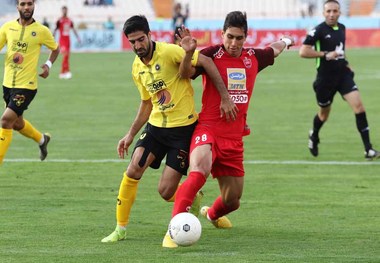 فتاحی:  به خاطر تیم‌ملی به قلعه‌نویی فحش ندهید
