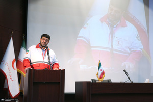 دیدار رییس و امدادگران جمعیت هلال احمر با سید حسن خمینی