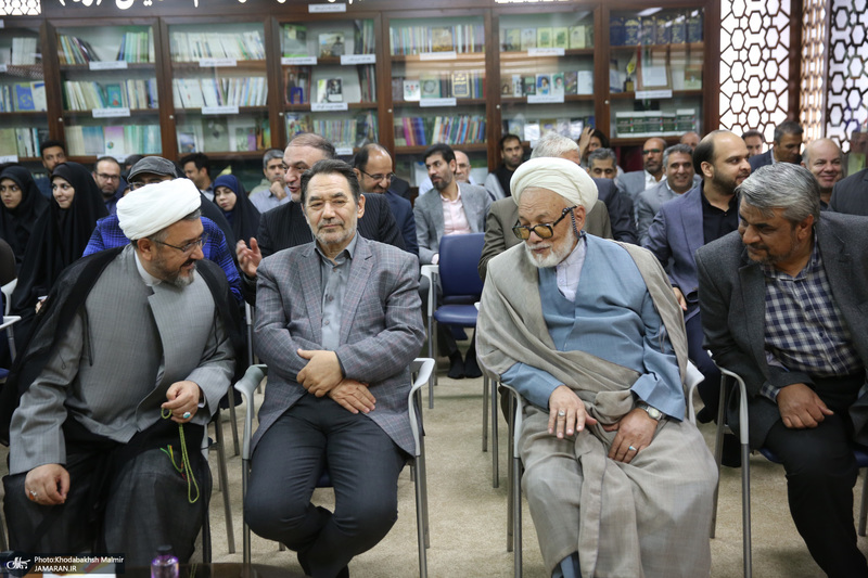 دیدار کارکنان موسسه تنظیم و نشر آثار امام خمینی (س) با حجت الاسلام و المسلمین علی کمساری