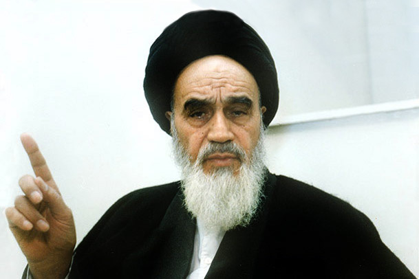 امام خمینی: متنفرم هر وقت رادیو باز می​شود، اسم من باشد/ حق دیگران غصب می​شود