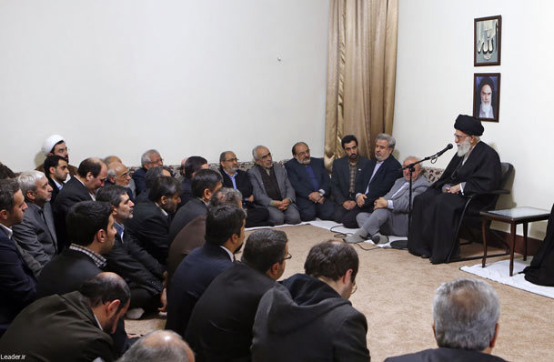رهبر معظم انقلاب: تدیّن، تخلّق و تفکّر، ۳ خصوصیت برجسته ی مرحوم عسگراولادی/ در میدان مبارزه هیچگاه نباید احساس پیری، خستگی، تنبلی و گوشه نشینی به خود راه داد