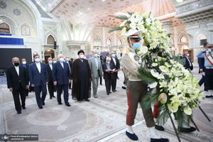 کنفرانس بین‌المللی گفتمان سیاسی از دیدگاه امام خمینی؛ نظام بین الملل و مسایل جهان اسلام / ظریف سید حسن خمینی