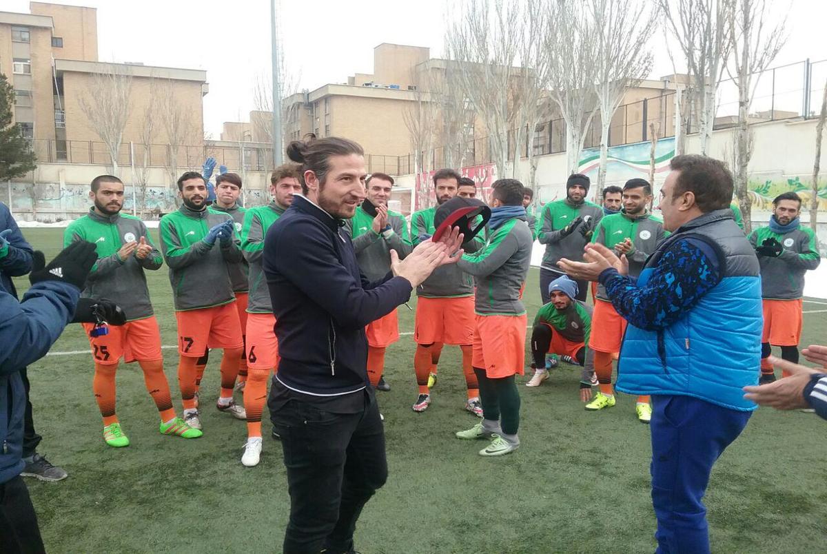 آندو رسما به تیم فوتبال نفت تهران پیوست