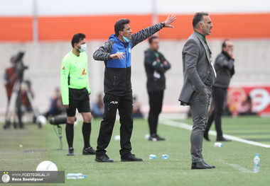 محمود فکری در باشگاه استقلال حاضر شد