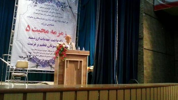 یک مسوول: با ایجاد امکانات گردشگری، بازنشستگان را از خانه نشینی، دور کنیم
