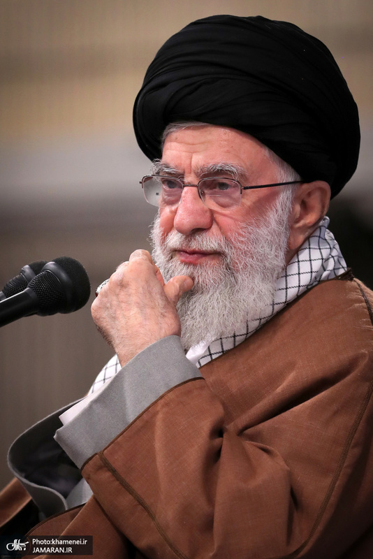 دیدار جمعی از تولیدکنندگان، کارآفرینان و فعالان اقتصادی با رهبر معظم انقلاب