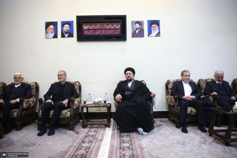 حاشیه تجدیدمیثاق رئیس جمهور و اعضای دولت با آرمان‌های بنیانگذار جمهوری اسلامی ایران