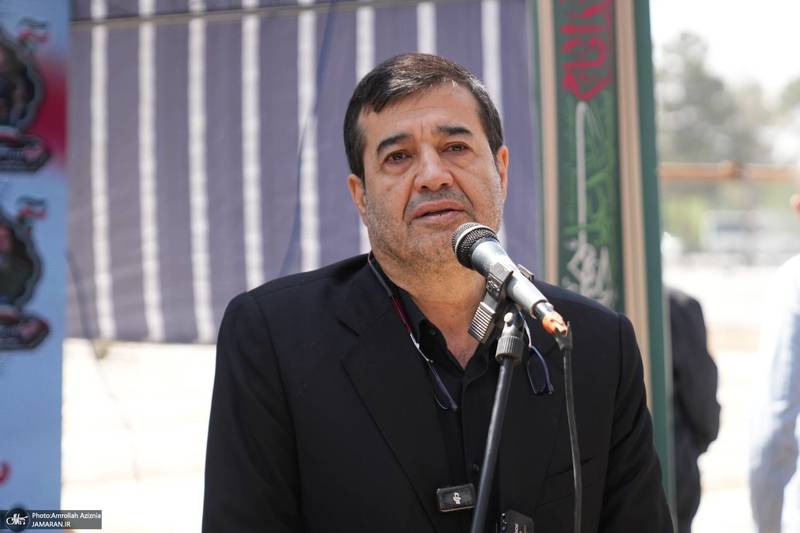 حضور وزیر ورزش در قطعه ۴۲ بهشت زهرا (س)