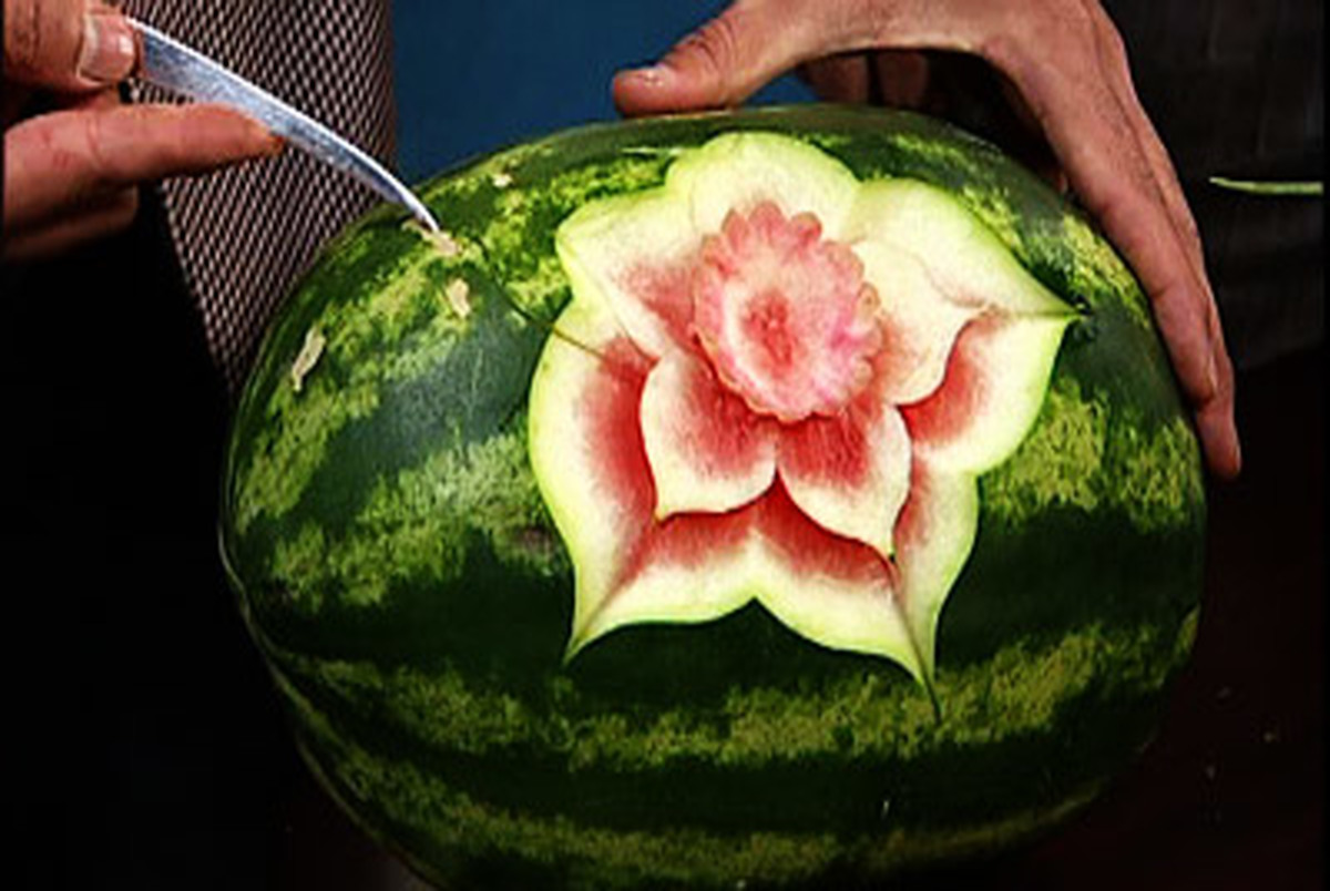 در جی پلاس مشاهده کنید: طراحی روی هندوانه!
