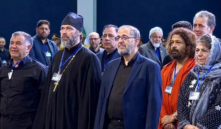 بدرقه باشکوه رهبر شهید از زاویه دید عکاسان خارجی