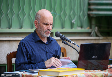 هشدار فرشاد مومنی: اگر بانکها ملی نمی‌شدند، حتی شش ماه هم در جنگ دوام نمی‌آوردیم/ برخی بانکهای خصوصی بودجه‌ ای چند برابر وزارت علوم به دانشگاه‌های وابسته اختصاص داده‌ اند/ گزارش ها درباره آرایش طبقاتی پذیرفته شدگان کنکور رقت برانگیز است