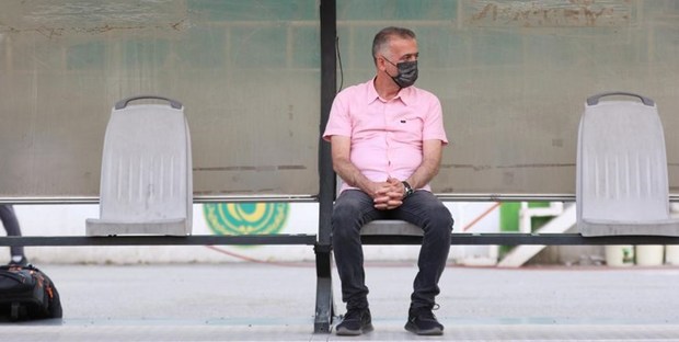 کمالوند در نفت باقی ماند