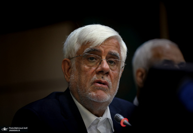 بیانیه محمدرضا عارف برای انتخابات 1402: مردم اجازه نخواهند داد نقشه‌های شوم جریان‌هایی که به‌دنبال تغییر جمهوری اسلامی و یک دست سازی هستند، تعبیر شود