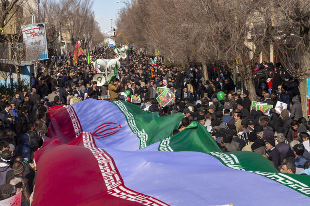 راهپیمایی ۲۲ بهمن نویدبخش شرکت گسترده مردم در انتخابات شد