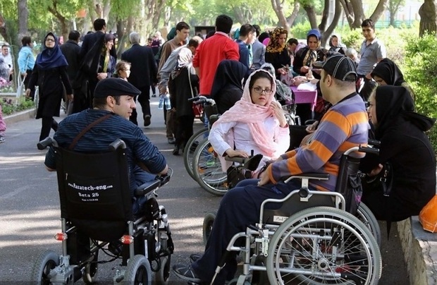 عیدِ دیدنیِ معلولان فارس با سیل اشک و آرزوی امید
