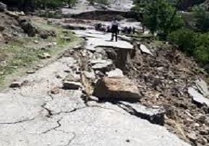 رانش زمین در شهرستان الیگودرز و خسارت به جاده‌های منطقه  نگرانی از احتمال زیر آب رفتن ۴ روستا