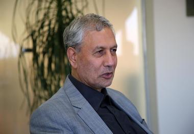 علی ربیعی: کم کم همه بانوان به استادیوم می آیند
