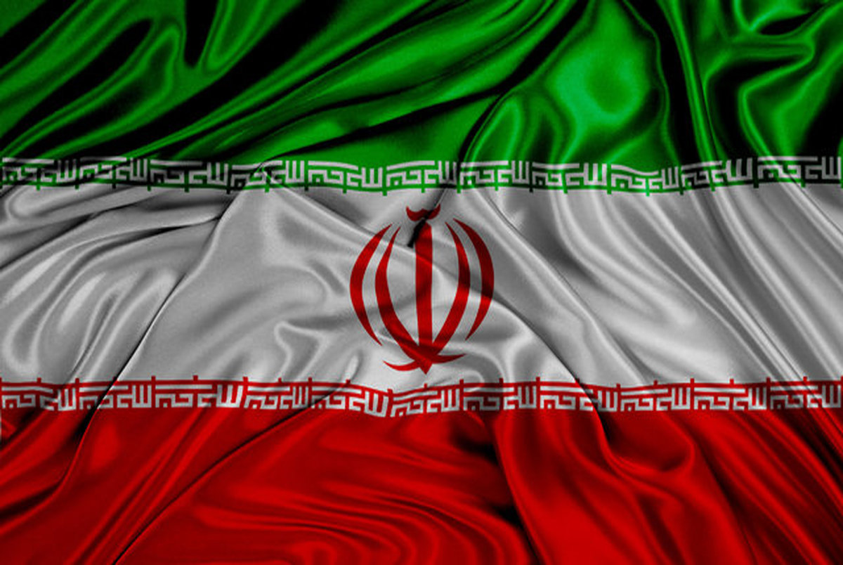 رونمایی از بزرگترین پرچم ایران در دیدار با قطر