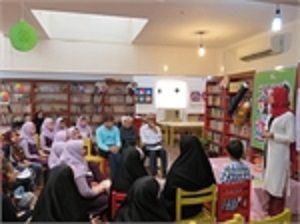 گشایش نمایشگاه کتاب و آثار کتاب سازی کودکان در خورموج
