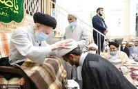 عمامه گذاری جمعی از طلاب به دست آیت‌الله‌العظمی شبیری زنجانی (6)