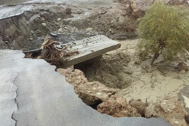 راه ارتباطی 12 روستای دیشموک در کهگیلویه قطع شد