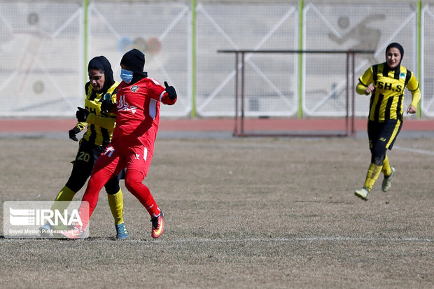 سرمربی تیم فوتبال بانوان بوشهر:هدفمان بقا در لیگ‌برتر است