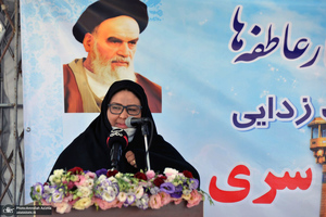 مراسم اهدای 1000سری جهیزیه به نوعروسان در جوار حرم امام خمینی(س)