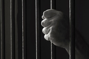 معاون سازمان زندان‌ها: 2700 نفر کادر درمان در زندان‌ها مستقر هستند/ بیش از 50 درصد زندانیان خوداظهاری مصرف مواد مخدر را داشتند/ درصورت تشخیص پزشک داخل زندان هیچ محدودیتی برای اعزام زندانی وجود ندارد