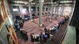 صف رای در مسجد حظیره، پایگاه انقلاب یزد  عکس