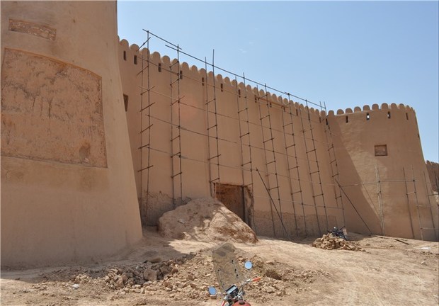محوطه بیرونی مسجد جامع ۷۰۰ ساله فرومد سمنان مرمت و ساماندهی شد