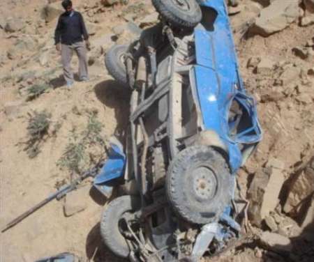 مجروح شدن 17 زایر امامزاده احمد پلدختر درسقوط وانت نیسان به دره