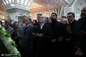 دیدار  رئیس و جمعی از اعضای اتاق اصناف تهران‌ با سید حسن خمینی