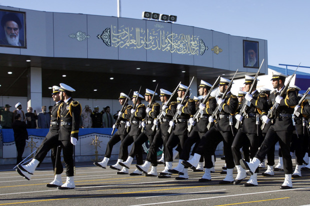 صبحگاه مشترک نیروهای مسلح در علوم دریایی نوشهر برگزارشد