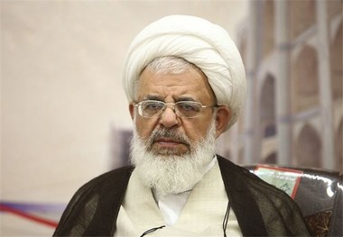 امام جمعه یزد: سختگیری‌های فراتر از قانون مردم را دلزده می‌کند
