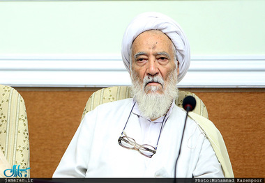 موحدی کرمانی: برخی از مردم به دلیل نیازهای شدید اقتصادی از مذهب خود دست برداشته‌اند